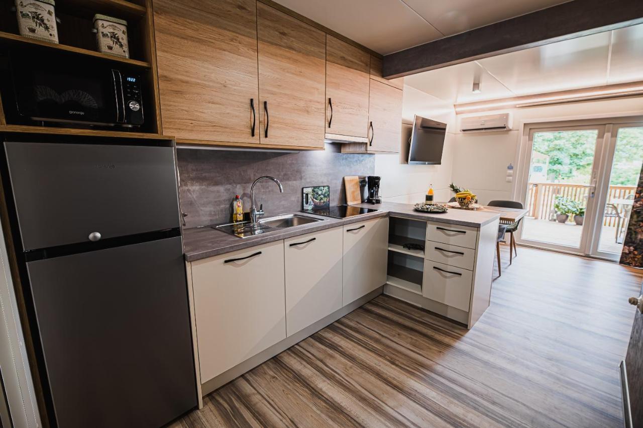 Premium Mobile Homes With Thermal Riviera Tickets Catez ob Savi Kültér fotó