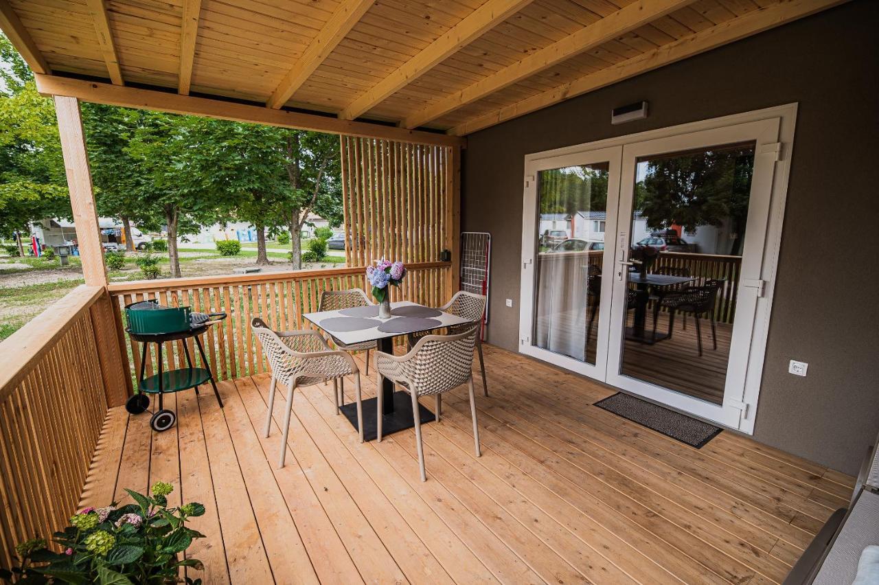 Premium Mobile Homes With Thermal Riviera Tickets Catez ob Savi Kültér fotó