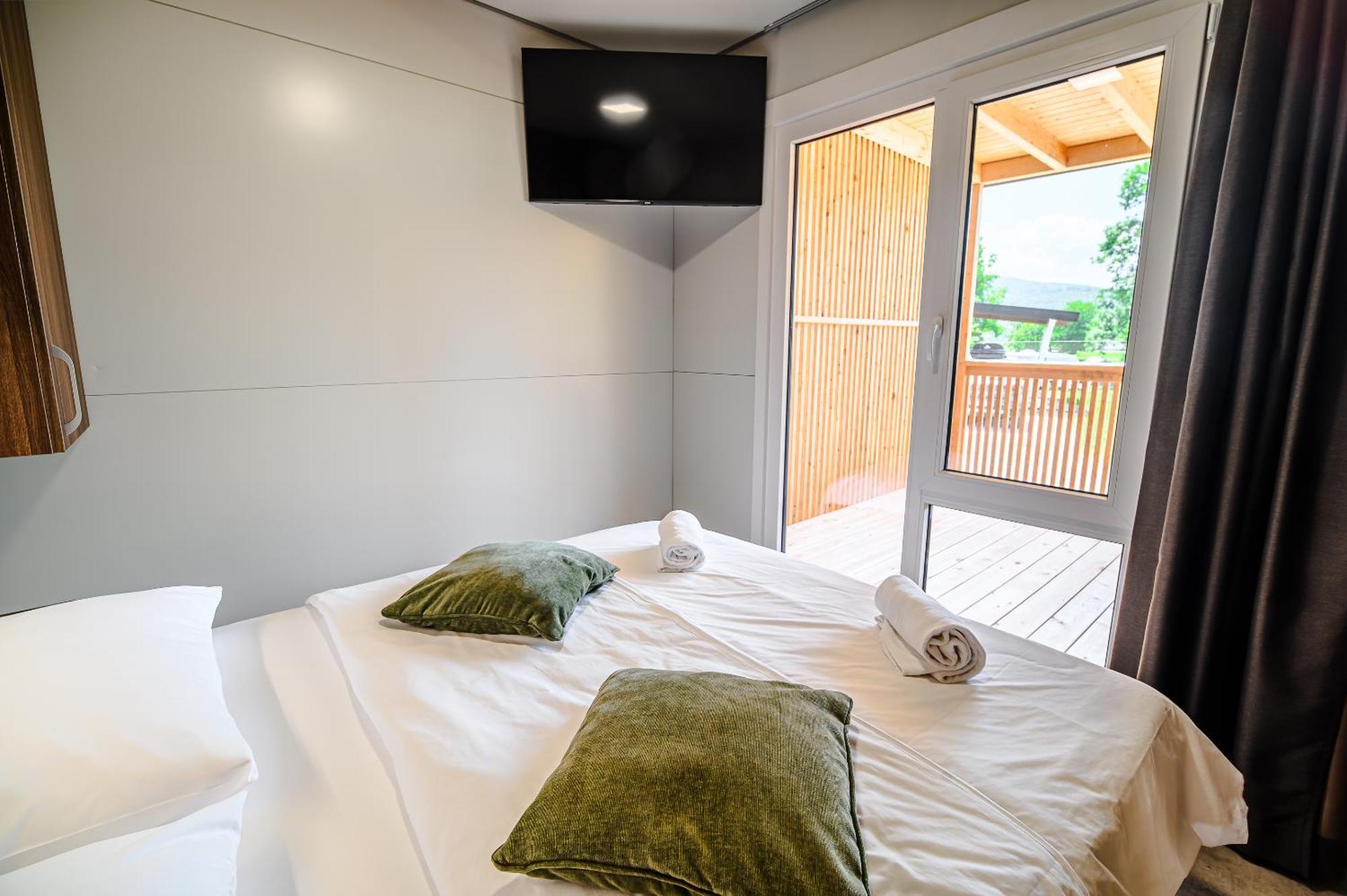 Premium Mobile Homes With Thermal Riviera Tickets Catez ob Savi Kültér fotó